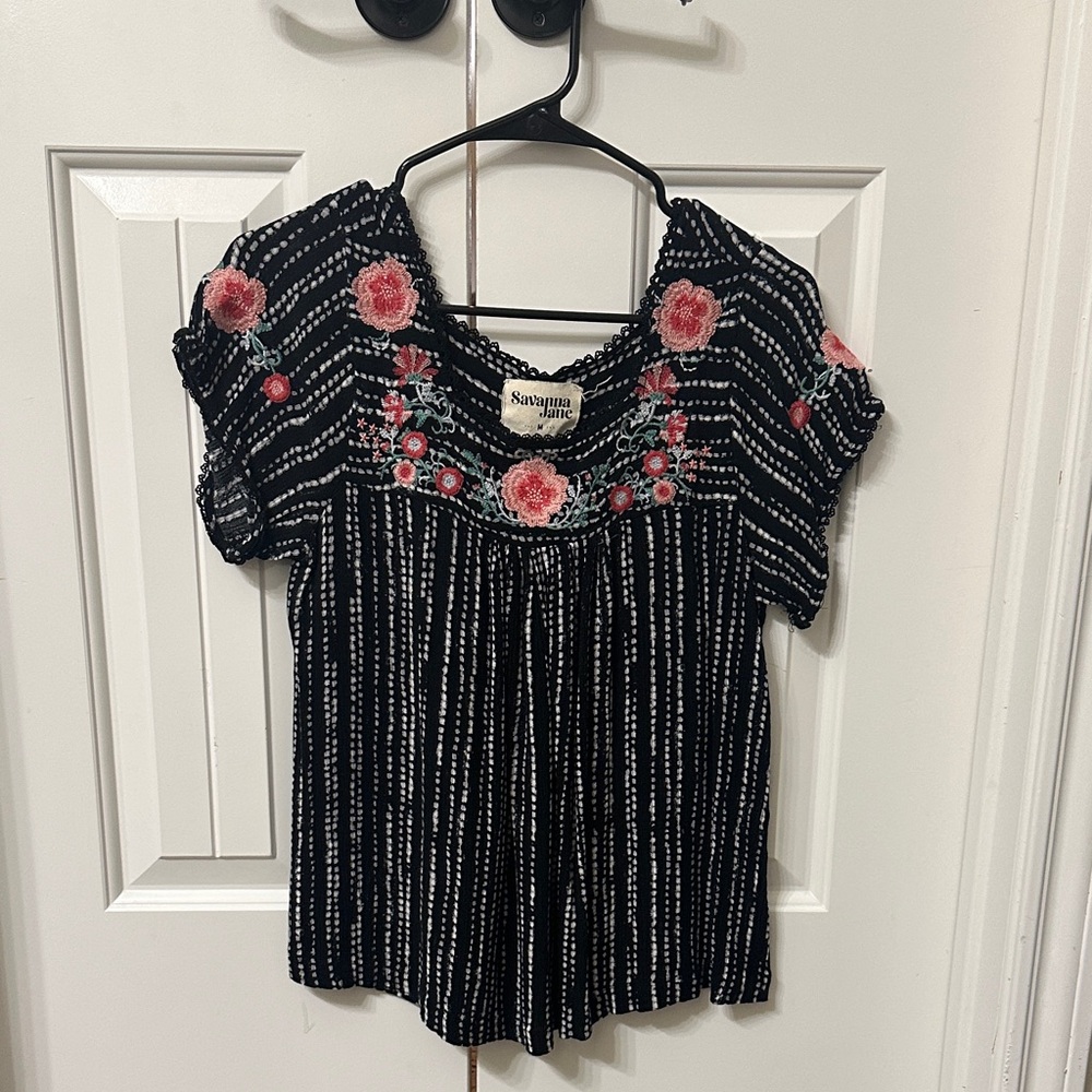 Savanna Jane Black Short Sleeve Embroidered Floral Blouse